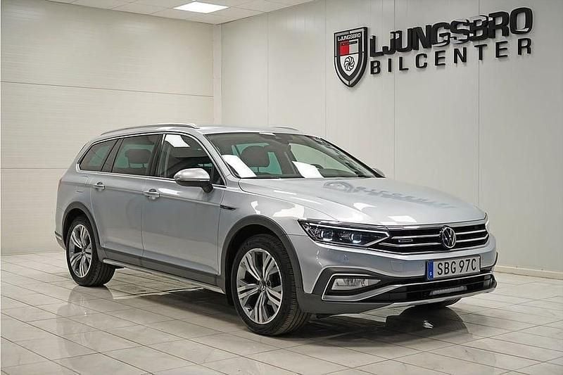 Silver Begagnad 2022 VW Passat Alltrack Kombi | 319 900 kr (Marknadspris) - Bild 1/4