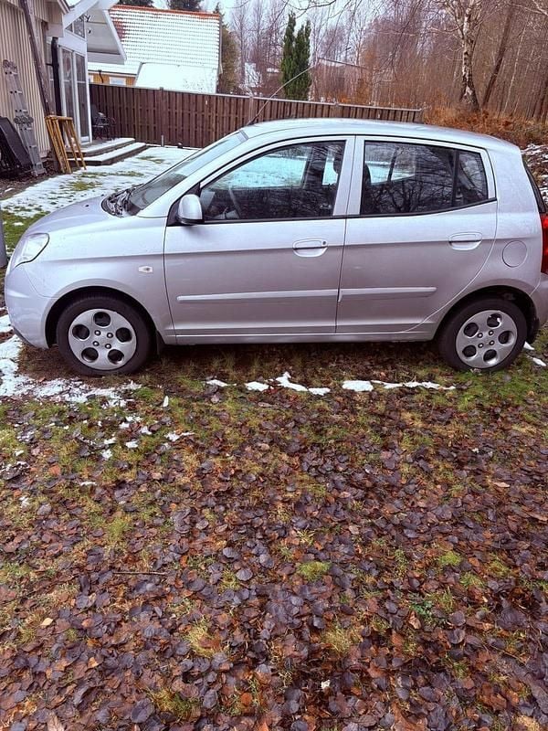 Begagnad 2010 Kia Picanto Halvkombi | 65 000 kr - Bild 1/4
