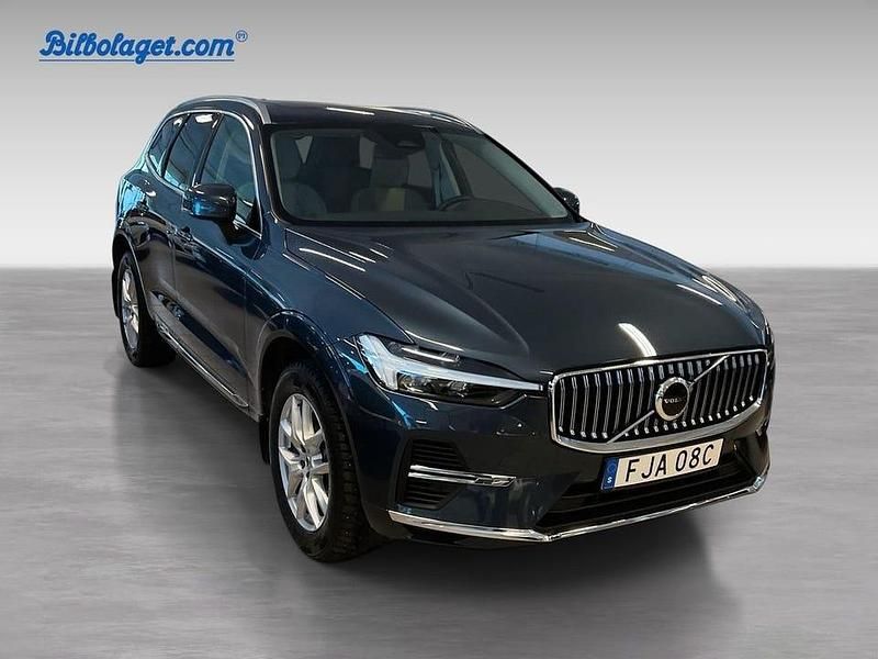 Begagnad Volvo XC60 Core 355 HK (261 kW) 2023 Blå SUV