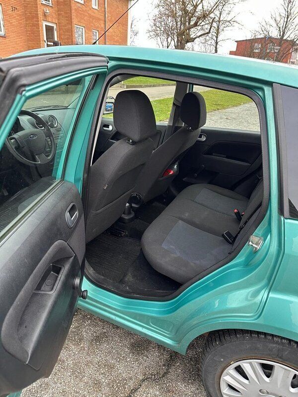 Begagnad 2007 Ford Fiesta Halvkombi | 30 000 kr (Marknadspris) - Bild 1/4