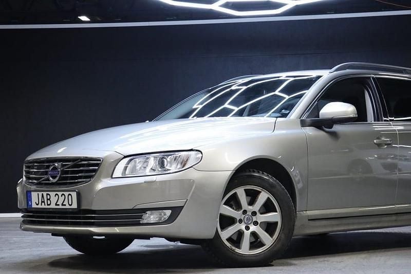 Begagnad Volvo V70 Standard 190 HK (139 kW) 2016 Brun Kombi