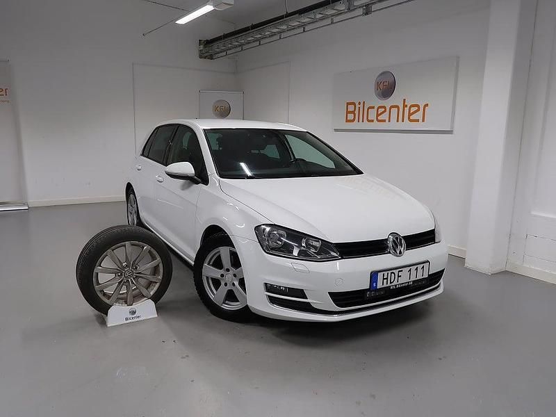 Vit Begagnad 2015 VW Golf VII GT Halvkombi | 124 900 kr (Marknadspris) - Bild 1/3