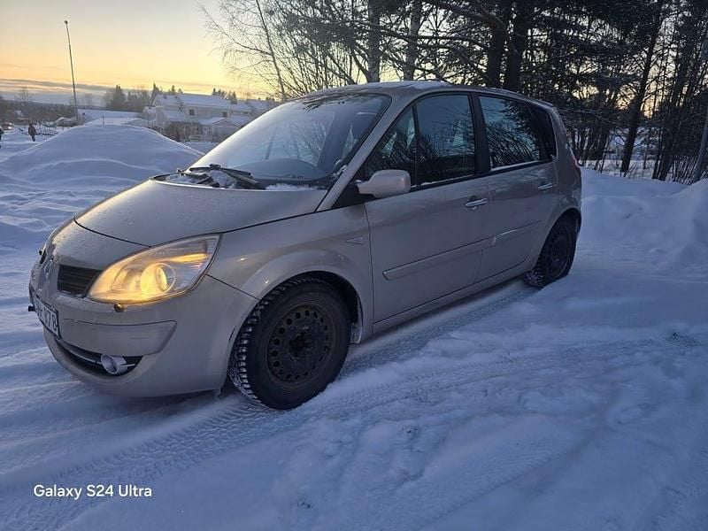 Begagnad Renault Scénic II 112 HK (82 kW) 2007 Minibuss