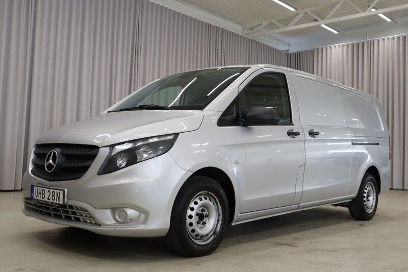 Silver Begagnad 2019 Mercedes Vito Minibuss | 219 900 kr (Marknadspris) - Bild 1/4