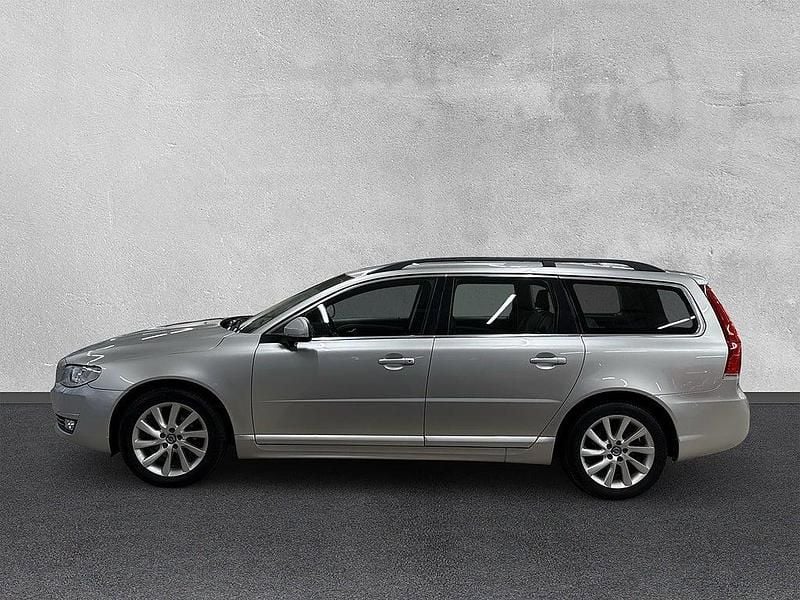 Begagnad Volvo V70 Momentum 150 HK (110 kW) 2015 Silver Kombi