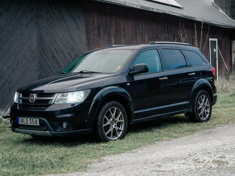 Svart Begagnad 2014 Fiat Freemont SUV | 118 000 kr (Lite dyr) - Bild 1/4