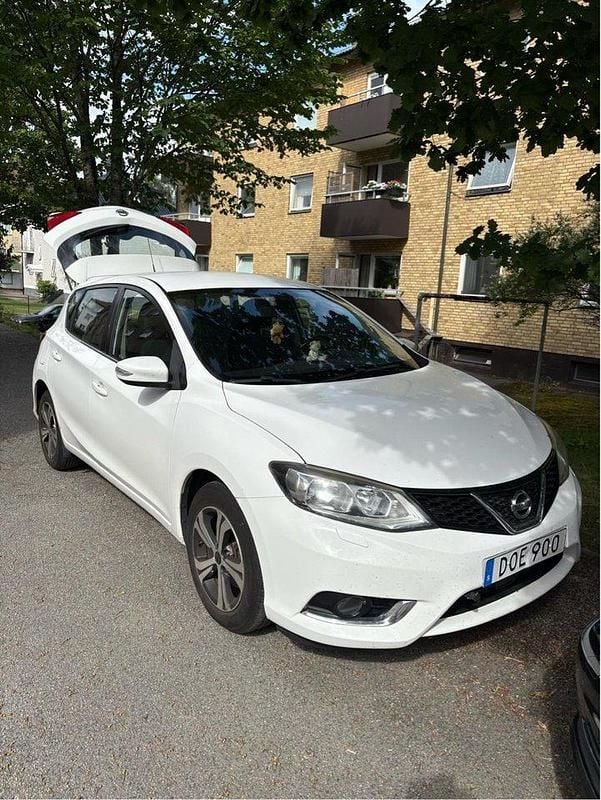Vit Begagnad 2015 Nissan Pulsar Halvkombi | 67 000 kr (Superpris) - Bild 1/4