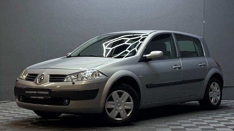 Grå Begagnad 2005 Renault Mégane II Halvkombi | 29 900 kr - Bild 1/4