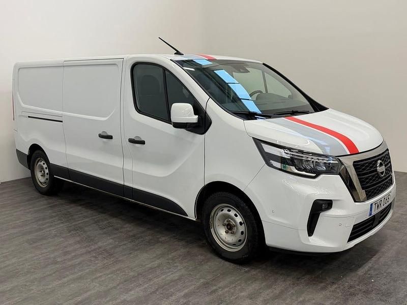 Vit Begagnad 2022 Nissan Primastar Minibuss | 279 500 kr (Superpris) - Bild 1/4