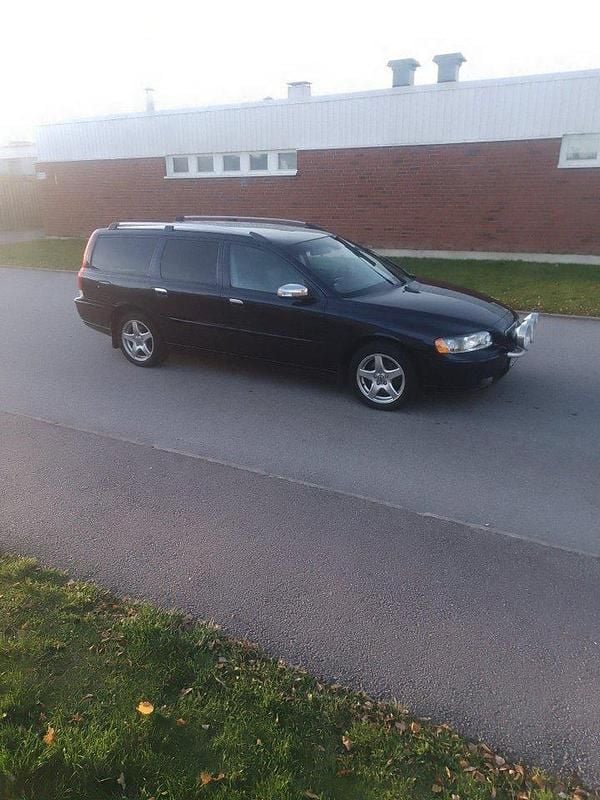 Blå Begagnad 2007 Volvo V70 Standard Kombi | 28 000 kr (Superpris) - Bild 1/4