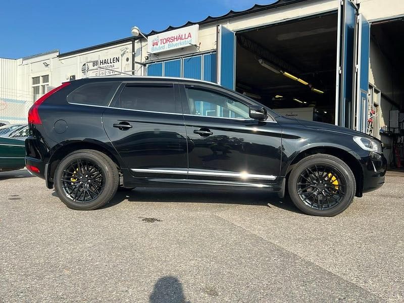 Begagnad Volvo XC60 Summum 181 HK (133 kW) 2015 SUV