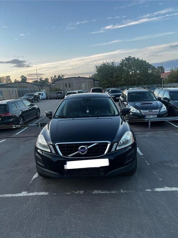 Svart Begagnad 2011 Volvo XC60 Summum SUV | 122 000 kr (Superpris) - Bild 1/4