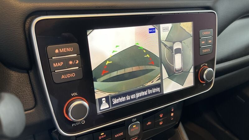 Begagnad Nissan Leaf 159 kW (217 HK) 2020 Svart metallic Halvkombi