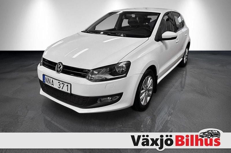 Vit Begagnad 2013 VW Polo Halvkombi | 89 900 kr (Marknadspris) - Bild 1/4