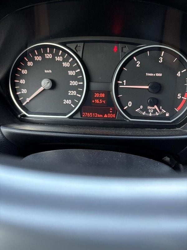 Vit Begagnad 2008 BMW 118 Advantage Halvkombi | 45 000 kr (Marknadspris) - Bild 1/4
