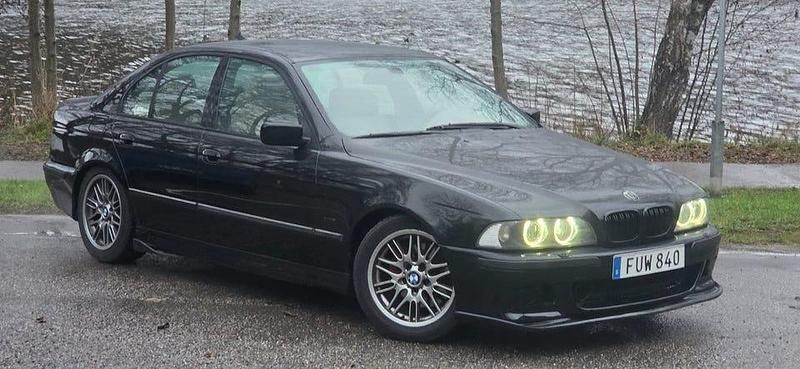Svart Begagnad 1997 BMW 540 Sedan | 99 800 kr - Bild 1/4