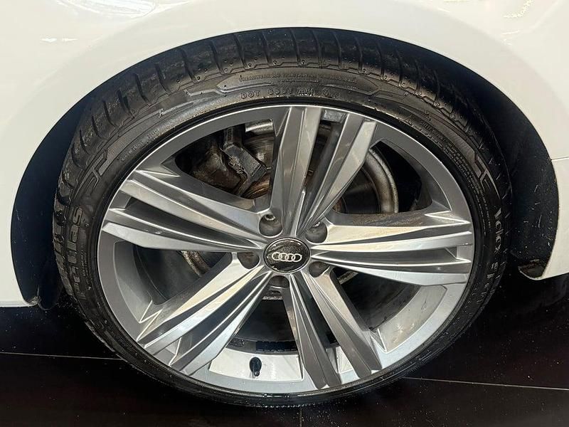 Begagnad Audi A5 S-Line 180 HK (132 kW) 2010 Vit Sportkupé