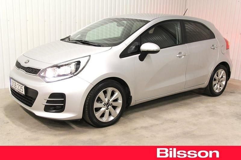 Grå Begagnad 2014 Kia Rio Halvkombi | 92 000 kr (Marknadspris) - Bild 1/4
