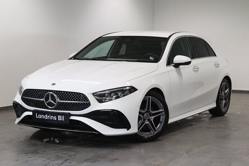 Vit (polarvit) Begagnad 2024 Mercedes A200 Advanced Halvkombi | 379 000 kr (Dyr) - Bild 1/4