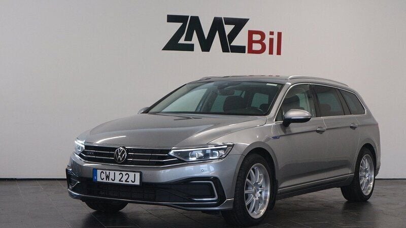 Silver Begagnad 2020 VW Passat GTE Kombi | 149 900 kr (Marknadspris) - Bild 1/4