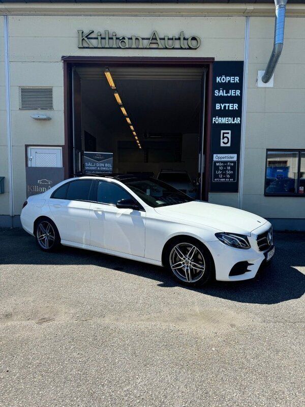 Vit Begagnad 2016 Mercedes E350 AMG Sedan | 339 900 kr (Marknadspris) - Bild 1/4