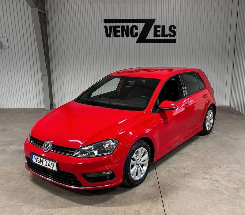 Röd Begagnad 2015 VW Golf VII GT Halvkombi | 124 000 kr (Lite dyr) - Bild 1/4