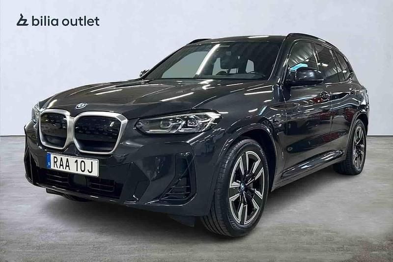 Grå Begagnad 2022 BMW iX3 SUV | 419 900 kr (Marknadspris) - Bild 1/1