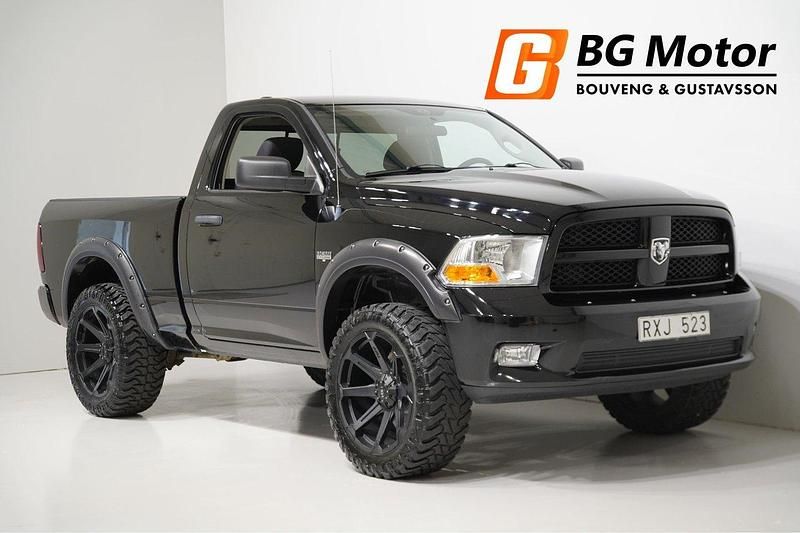 Svart Begagnad 2012 Dodge Ram Pickup | 199 900 kr - Bild 1/4