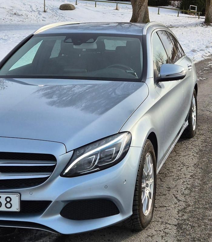 Begagnad Mercedes C220 Avantgarde 170 HK (125 kW) 2018 Blåtonad