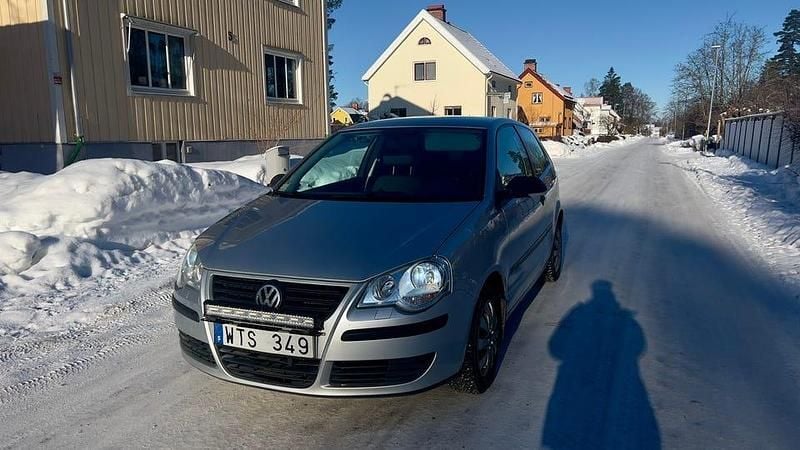Begagnad VW Polo 75 HK (55 kW) 2006 Halvkombi