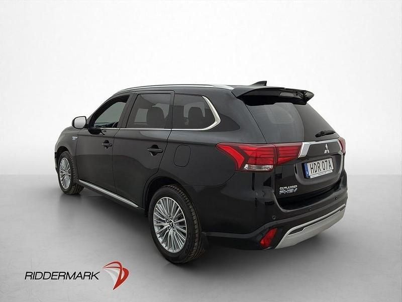 Begagnad Mitsubishi Outlander 224 HK (164 kW) 2020 Svart SUV