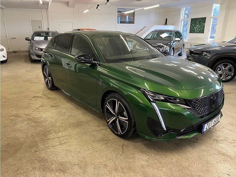 Grön Begagnad 2023 Peugeot 308 GTi Halvkombi | 259 900 kr (Marknadspris) - Bild 1/4