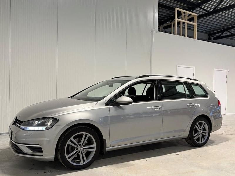 Begagnad VW Golf VII 110 HK (80 kW) 2017 Silver Kombi