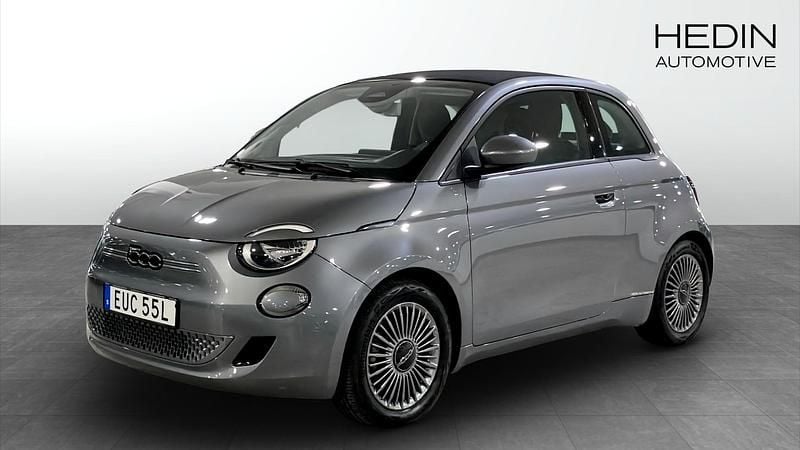 Svart Begagnad 2022 Fiat 500e Icon Halvkombi | 199 900 kr (Marknadspris) - Bild 1/4