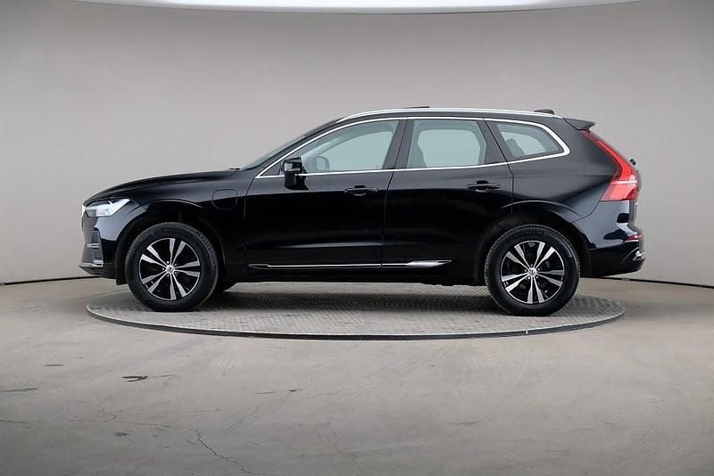 Begagnad Volvo XC60 Core 350 HK (257 kW) 2022 Svart SUV