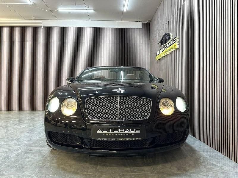 Begagnad Bentley Continental 560 HK (411 kW) 2007 Svart