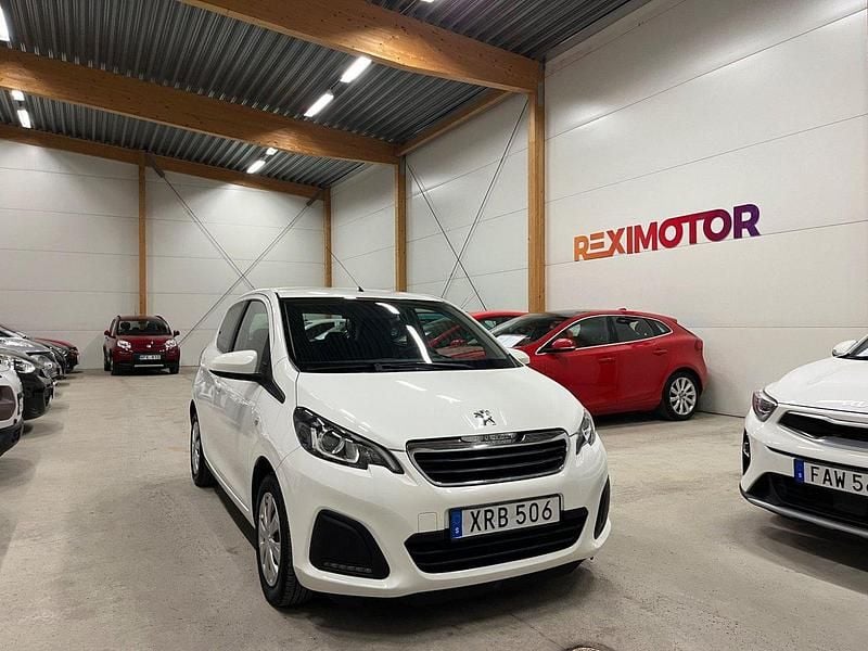 Vit Begagnad 2019 Peugeot 108 Halvkombi | 89 900 kr (Marknadspris) - Bild 1/4