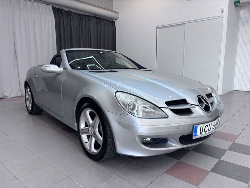 Silver Begagnad 2006 Mercedes SLK200 Cab | 99 900 kr (Marknadspris) - Bild 1/4