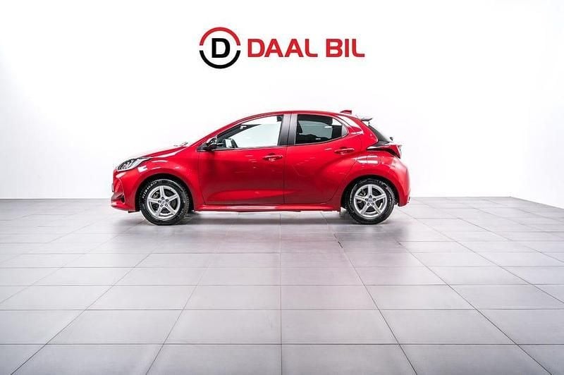 Röd Begagnad 2022 Toyota Yaris Hybrid Sport Sportkupé | 249 700 kr - Bild 1/4