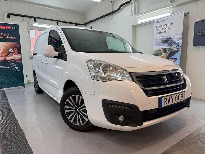 Vit Begagnad 2015 Peugeot Partner Minibuss | 65 000 kr (Marknadspris) - Bild 1/4