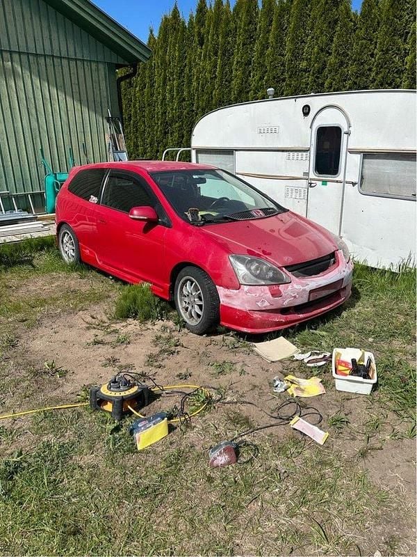 Röd Begagnad 2004 Honda Civic Type R Halvkombi | 35 000 kr - Bild 1/4