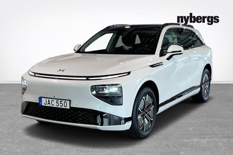 Vit Begagnad 2023 XPENG G9 SUV | 779 000 kr (Dyr) - Bild 1/4