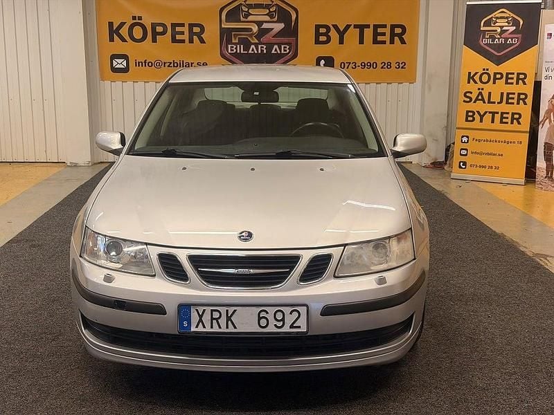 Ljusgrå Begagnad 2006 Saab 9-3 Linear Sedan | 24 900 kr (Bra pris) - Bild 1/4