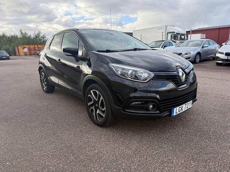 Svart Begagnad 2015 Renault Captur SUV | 119 500 kr (Lite dyr) - Bild 1/4