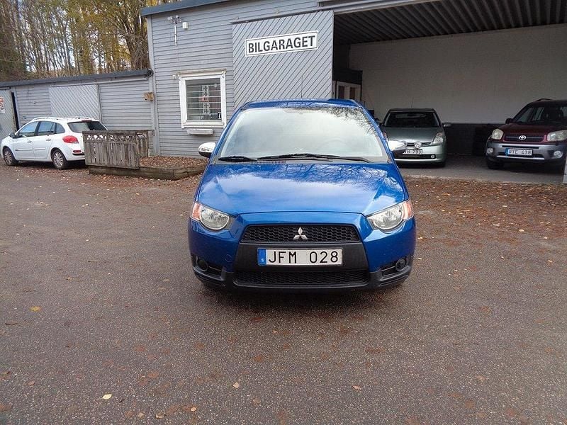 Blå Begagnad 2009 Mitsubishi Colt Halvkombi | 16 900 kr (Bra pris) - Bild 1/4
