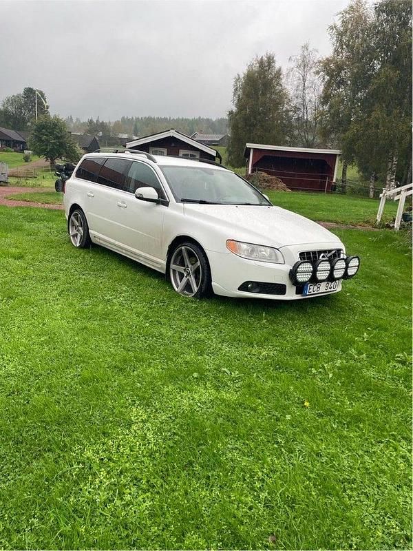 Begagnad 2010 Volvo V70 Momentum Kombi | 40 000 kr (Marknadspris) - Bild 1/2