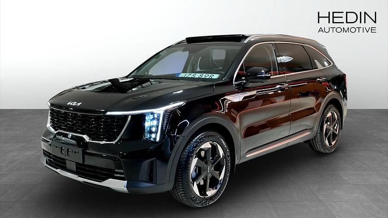 Svart Ny 2025 Kia Sorento Advance SUV | 624 500 kr - Bild 1/4