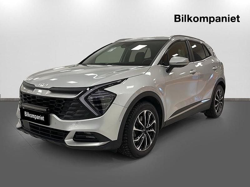 Grå Begagnad 2022 Kia Sportage Advance SUV | 354 900 kr (Marknadspris) - Bild 1/4