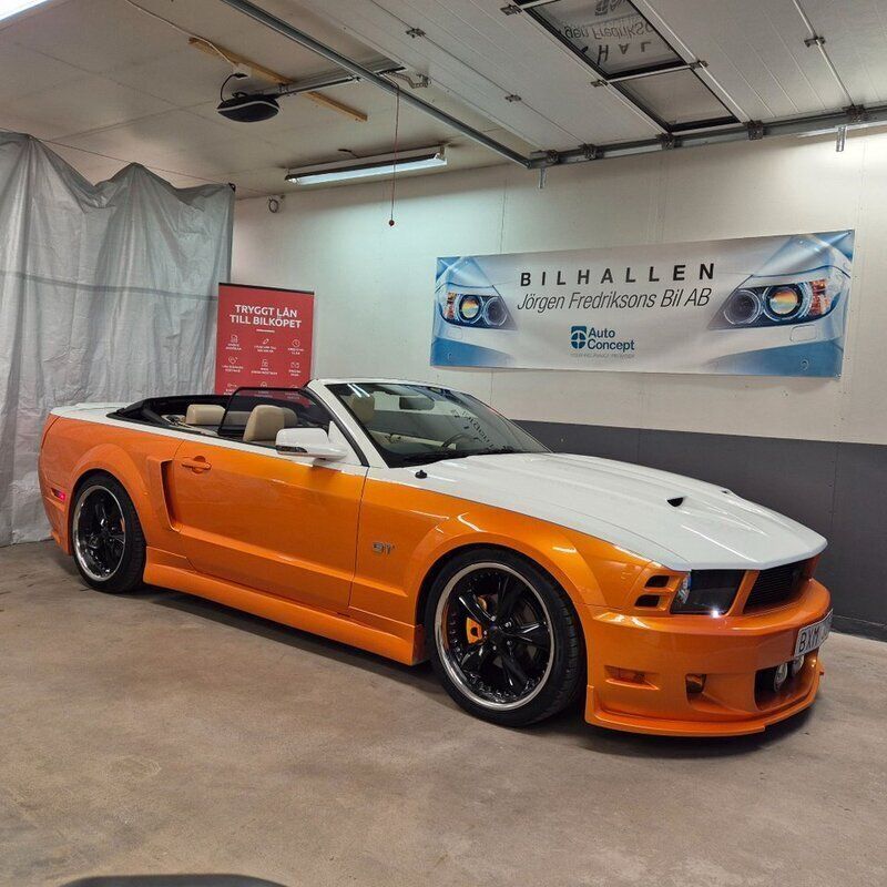 Flerfärgad Begagnad 2006 Ford Mustang Cab | 500 000 kr - Bild 1/4