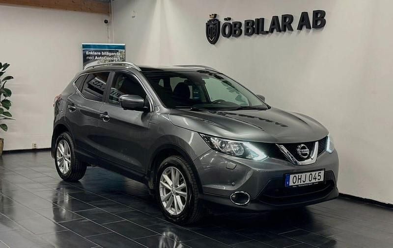 Grå Begagnad 2017 Nissan Qashqai SUV | 109 900 kr (Marknadspris) - Bild 1/4